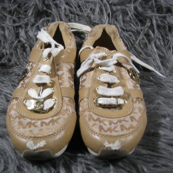 Micheal Kors - Picture 2 of 4